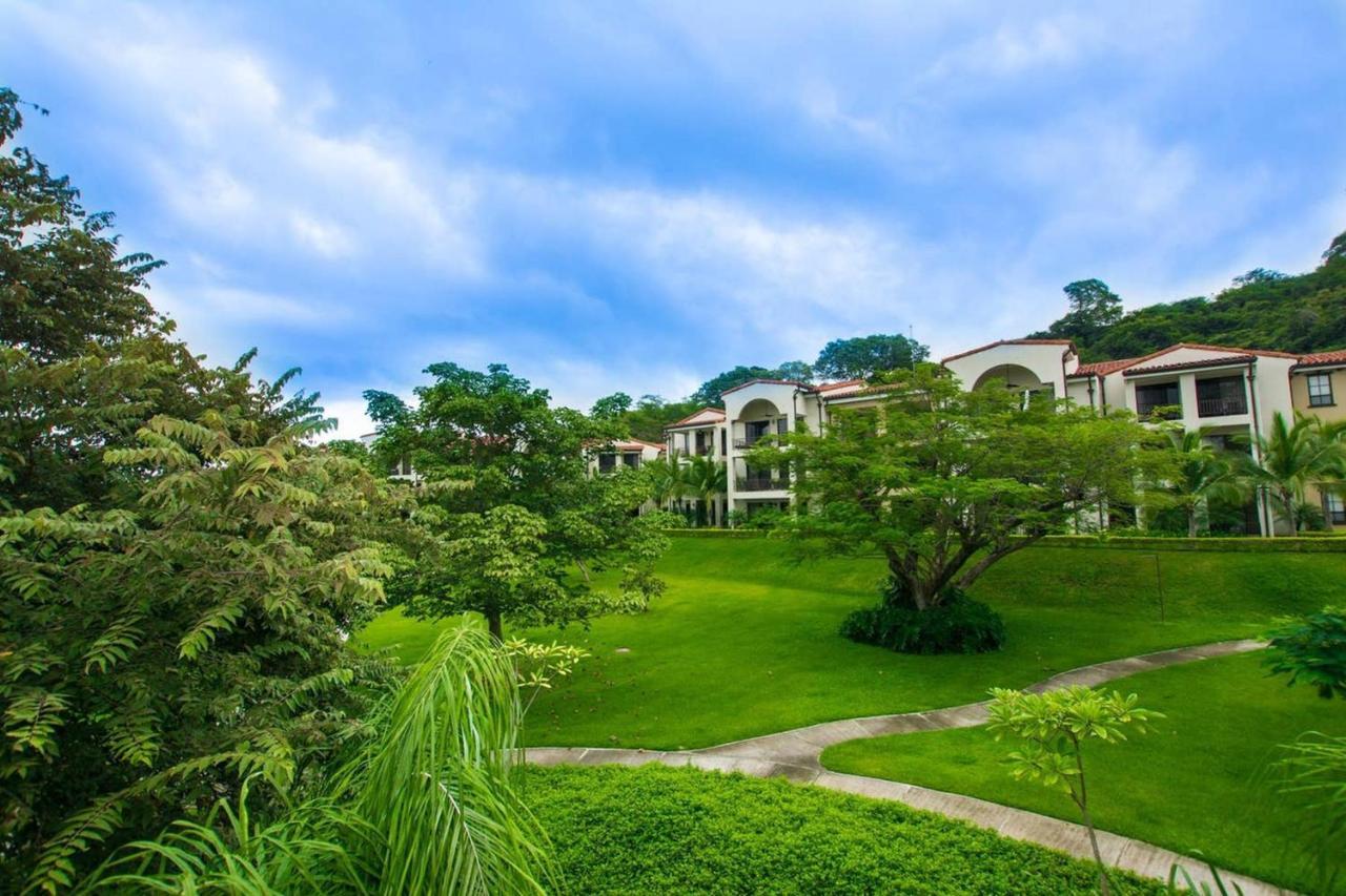 Nicely Decorated 3Rd-Floor Beauty With Pool-View Balcony In Коко Екстериор снимка